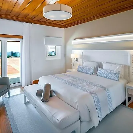 Sleeps 14 Air Con Wifi *
