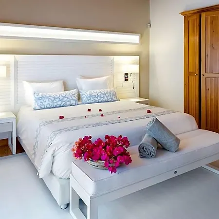 Villa Sleeps 14 Air Con Wifi