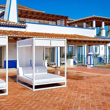 Sleeps 14 Air Con Wifi Villa