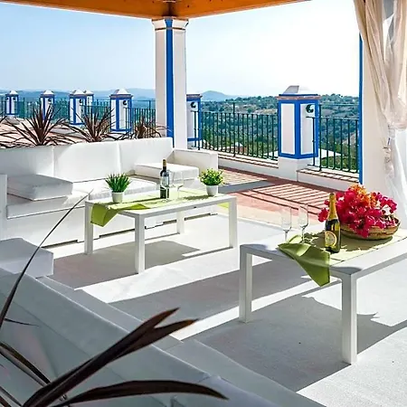 Sleeps 14 Air Con Wifi Villa