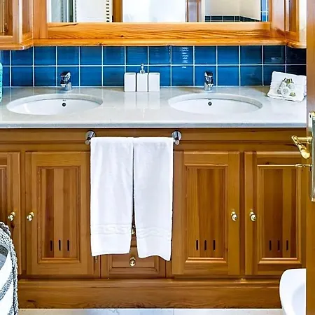 Sleeps 14 Air Con Wifi * Boliqueime