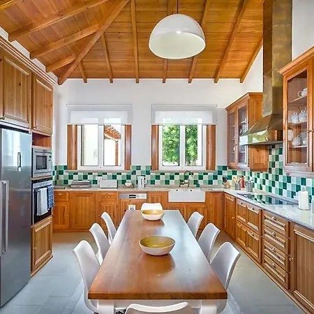 Sleeps 14 Air Con Wifi Villa *